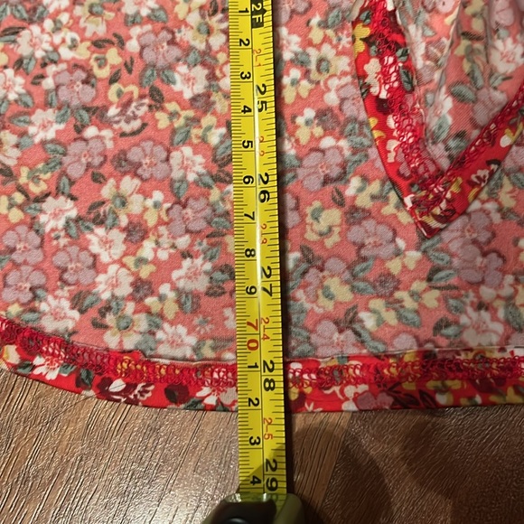 Like new Chris & Carol floral tie front top - Picture 7 of 13
